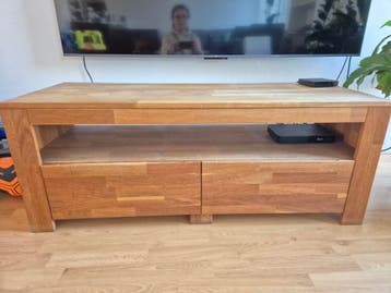 Houten televisiemeubel met lades