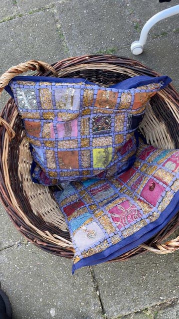 2x Sierkussens met Patchwork en Pailletten