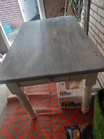 Eetkamertafel, klein model