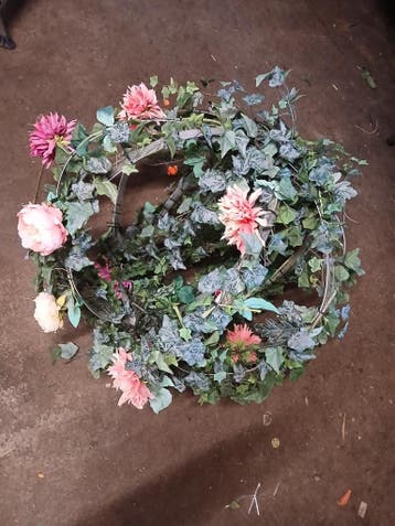 Prachtige ronde bollen ongeveer 50 stuks  TEAB