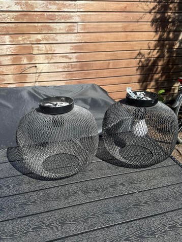 Set of  2 metal hanglampen