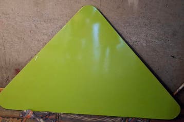 Driehoekig Tafelblad voor 6 à 7 personen: gratis