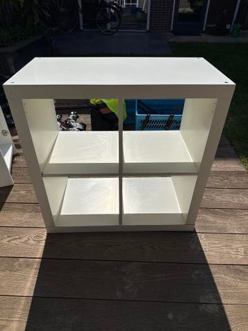 Witte kast met 4 vakken