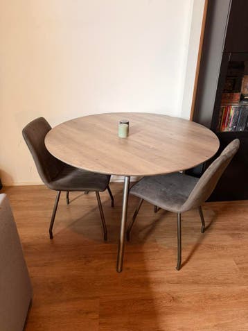 Stevige houten tafel (metalen poten)