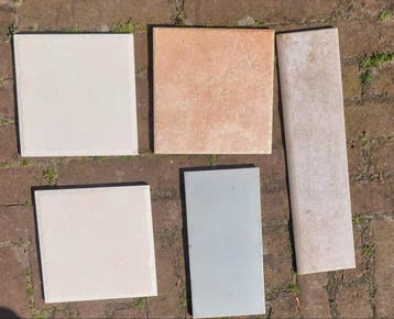 Tegels voor in huis, diverse maten, 50-100 stuks per maat.
