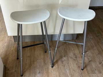 2 gebruikte barkrukken