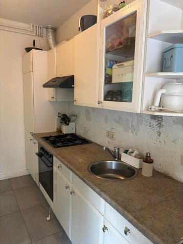 Gratis keuken met inbouwapparatuur