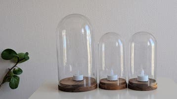 Decoratieve glazen stolpen met houten voet (3 stuks)