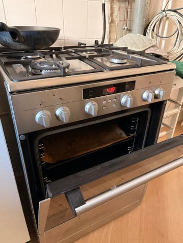 Siemens (HR74W526N) Vrijs. Gasfornuis Oven - Gebruikt