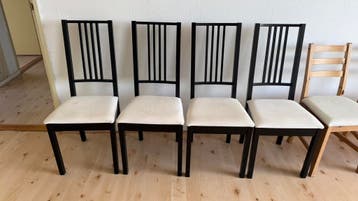Ikea stoelen 8 stuks. 4 zwart en 4 wit