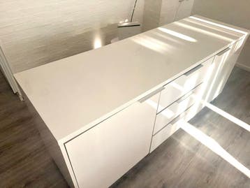 VERKOCHT Witte dressoir met 2 deuren en 3 lades