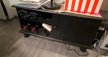 Wijnkast met opbergkast, gratis af te halen