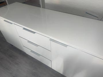 VERKOCHT Witte dressoir met 2 deuren en 3 lades