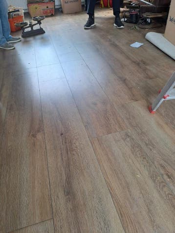 Laminaatvloer in goede staat, ca. 32m2 - zelf verwijderen