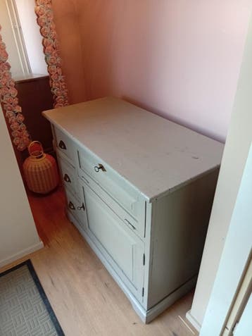 Halkastje / tv kast opknapper