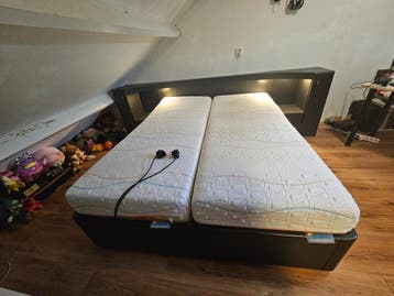 Mooi zwaar bed met verstelbare lattenbodem