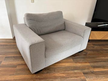 Grijze loveseat ophalen voor bos bloemen (uiterlijk zondag!)