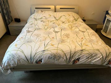 2-persoon bed met elektrisch verstelbare bodems - gratis