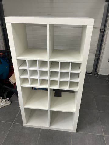 Witte Kallax kast met wijnrek inzetstukken