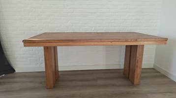Livingfurn merk massief hout