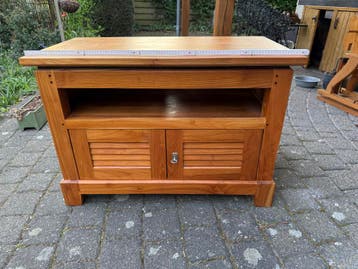 Massief houten tv-meubel met opbergruimte