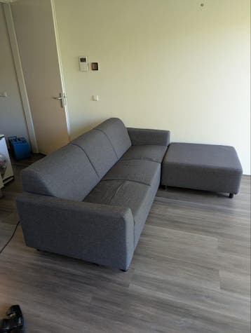 Driezitsbank met Hocker