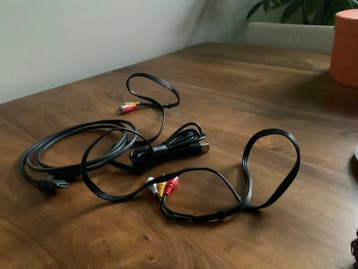 Diverse kabels (HDMI, RCA, USB) - Goede staat