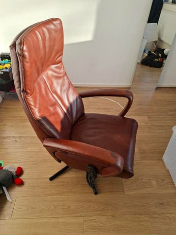 Comfortabele bruine leren relaxfauteuil