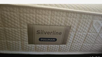 Gratis: 2 zo goed als nieuwe matrassen. Merk: Silverline