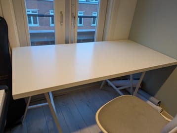 GRATIS Ikea bureau en stoel (ophalen Rotterdam)
