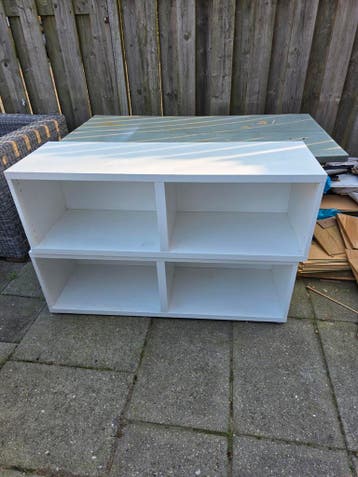 GRATIS!!! Ikea kastje Besta