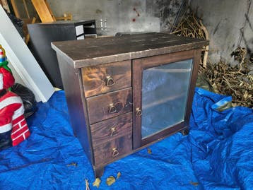 Stevig houten kastje met matglazen deur - 80x50x71cm