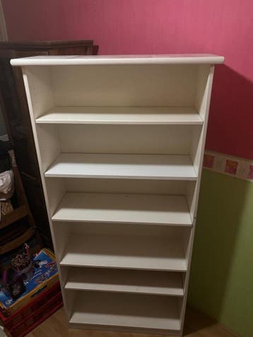 Witte boekenkast met zes planken