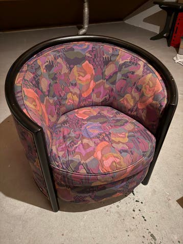 Stoeltje met bloemenprint