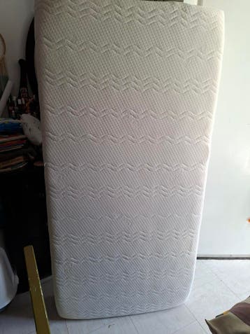 Gratis matras 1.80 x 90 cm