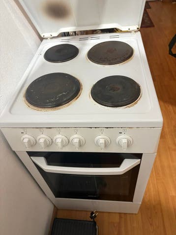 Vrijstaand elektrisch fornuis met 4 kookzones