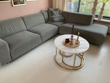 Gratis grijze hoekbank