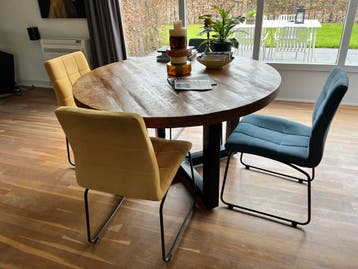 4 eetkamerstoelen, 2x blauw en 2x geel