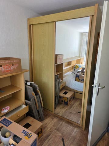 Gratis Haaksbergen bed kledingkast bedden kasten servies gla