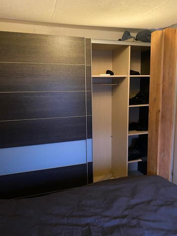 Kledingkast 280 bij 220