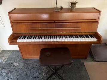Geyer piano met pianokruk