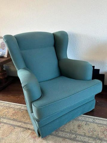 Twee blauwe oor fauteuils gratis af te halen