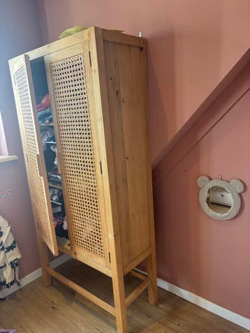 GRATIS Mooie rotan kast - Ideaal voor kinderkamer of elders
