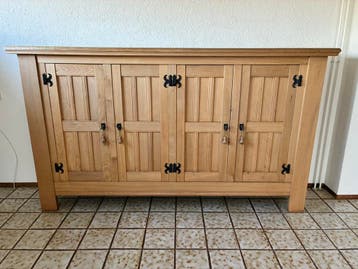 Mooie grote eikenhouten kast - moet weg!