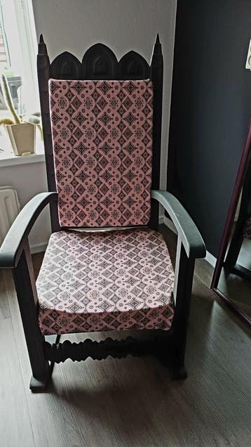 Leuke stoel om te pimpen. Gratis