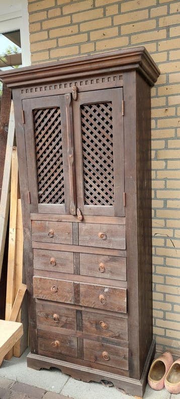 Gratis af te halen: Houten kast met lades