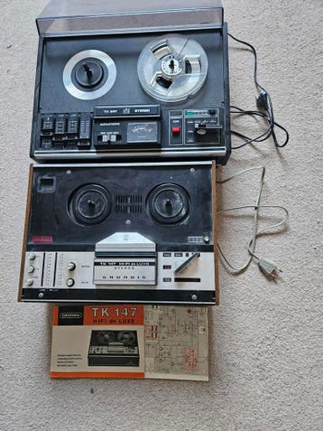 2 Grundig bandrecorders: TK 847 en TK 147 Hi-Fi de Luxe