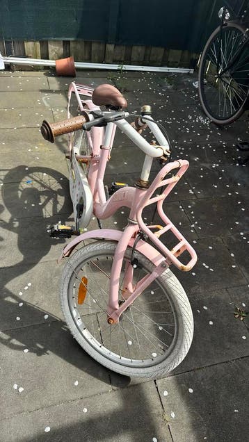 Roze kinderfiets