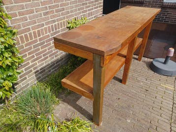 GRATIS AF TE HALEN WERKTAFEL