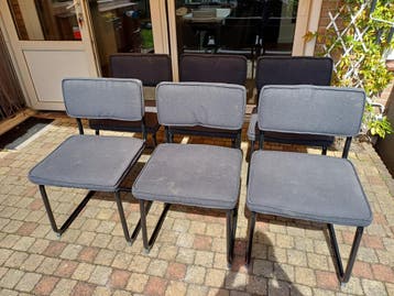 6 grijze stoelen